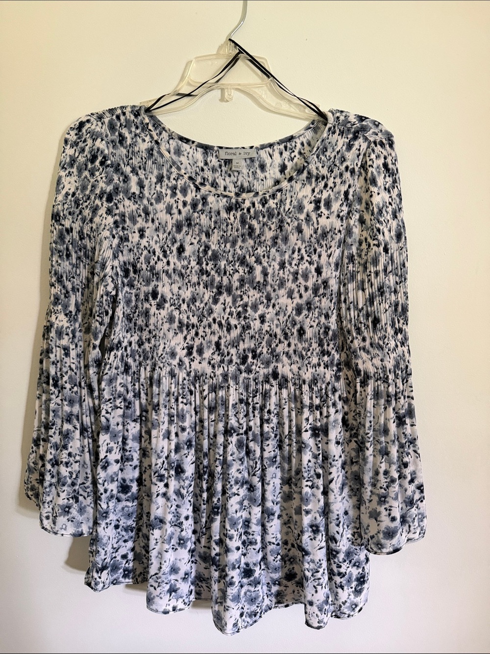 Floral & ivy smocked floral blouse sz M
